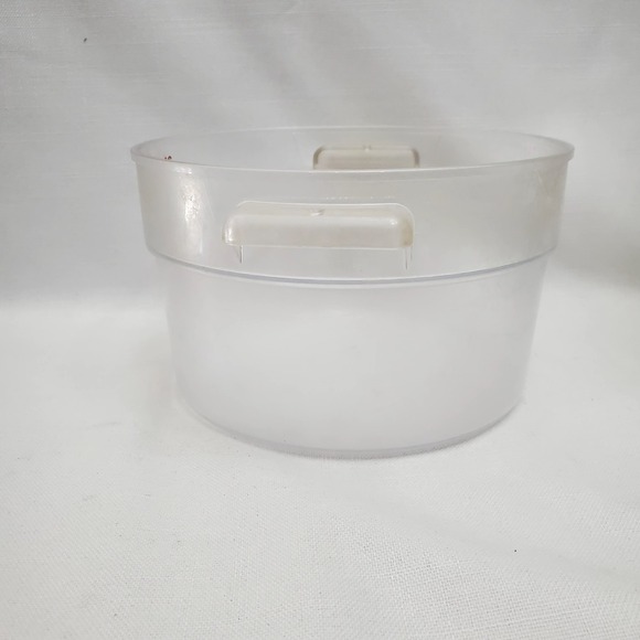 6 Count 1 Lid Cambro RFSCW2135 Camwear 2 qt. Round Food Storage Containers - Picture 5 of 7
